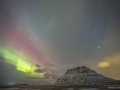 Aurora dietro al Kirkjufell