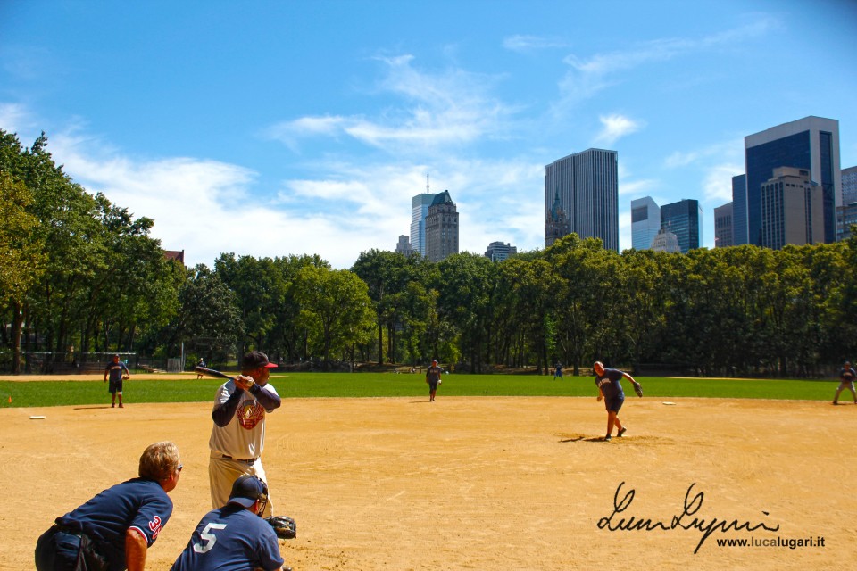 New York - Central Park baseball court